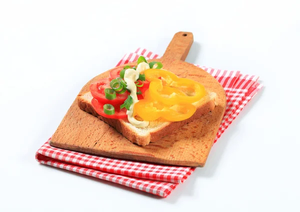 Open faced vegetable sandwich — Stock Photo, Image