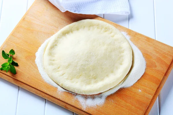 Raw yeast dough — Stock Photo, Image