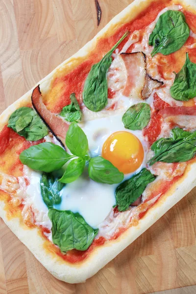 Pizza Alla Bismarck — Stock Photo, Image