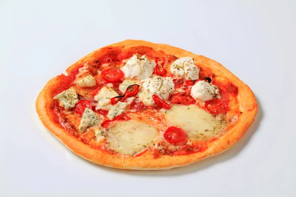 Pizza quattro formaggi — Stock Photo, Image