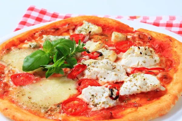 Pizza quattro formaggi — Stock Photo, Image