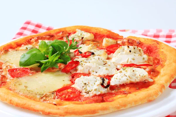 Pizza quattro formaggi — Stock Photo, Image