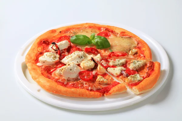 Pizza quattro formaggi — Foto Stock