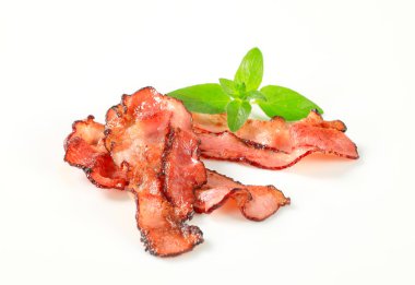 pan kızarmış domuz pastırması şeritler