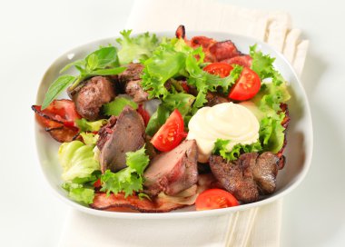 karaciğer tavuk salatası