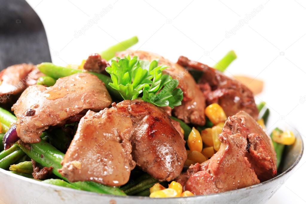 Chicken livers with green beans and corn