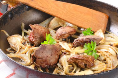 karaciğer ve soğan