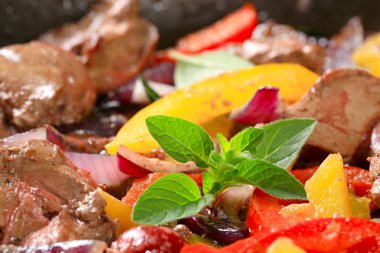 tavuk karaciğer stir fry