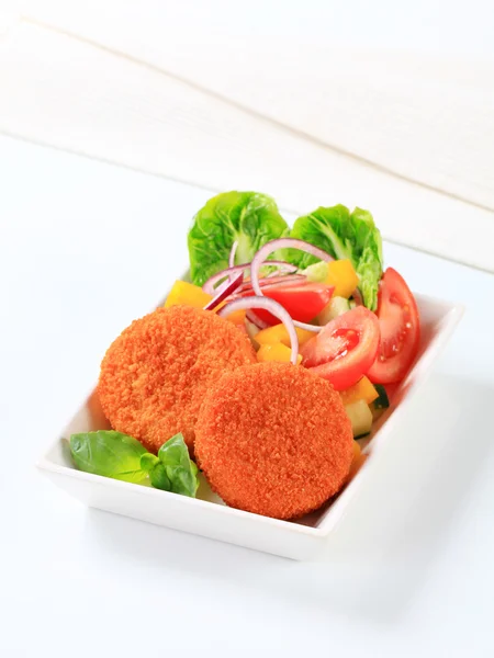 Fried cheese with vegetable salad — Stock Photo, Image