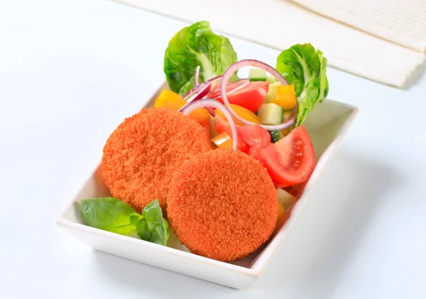 Fried cheese with vegetable salad — Stock Photo, Image