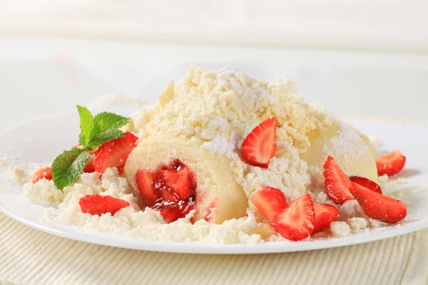 Strawberry dumplings — Stockfoto