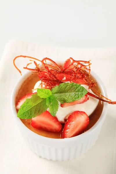Dessert alla creme brulee — Foto Stock
