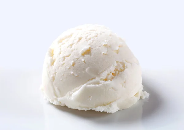 Cucharada de helado blanco —  Fotos de Stock