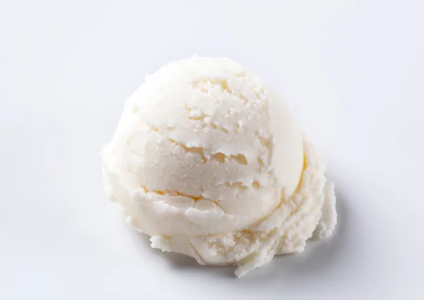 Scoop of white ice cream — Zdjęcie stockowe