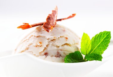 Stracciatella dondurma