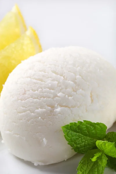 Lemon sorbet — Stock Photo, Image