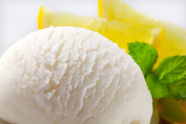 Lemon sorbet — Stock Photo, Image