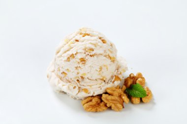 Cevizli dondurma