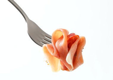 Prosciutto çatal üzerinde