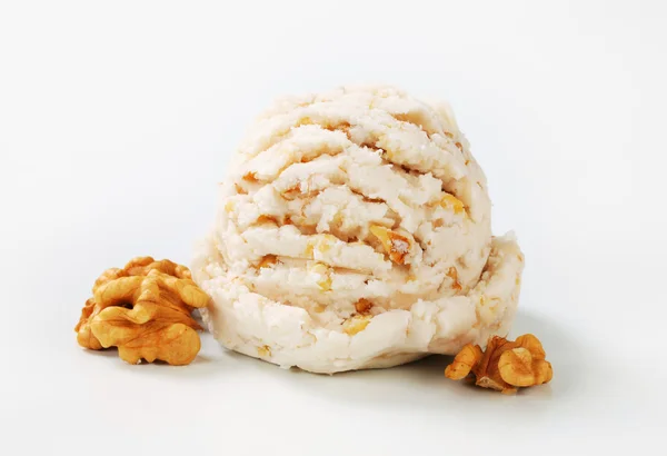 Walnut ice cream — Stock Photo, Image