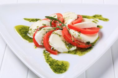 Caprese salatası
