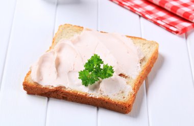 tuzlu yaymak ile ekmek