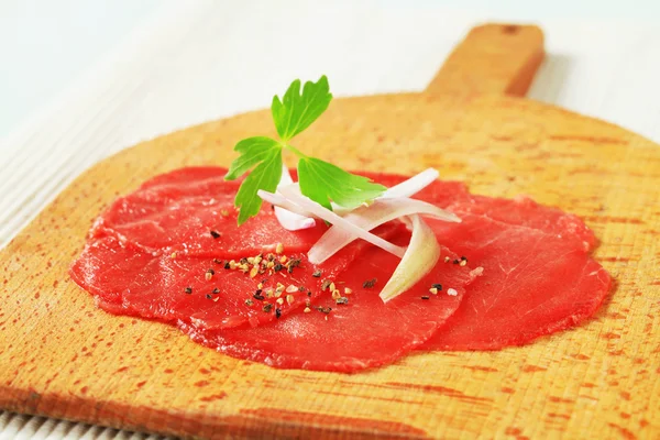 Carpaccio de carne de bovino — Fotografia de Stock