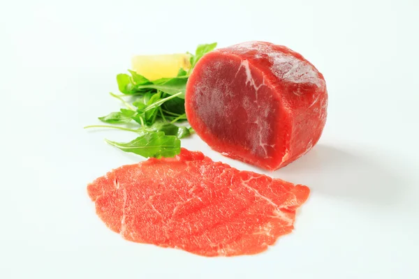 Raw beef tenderloin — Stock Photo, Image