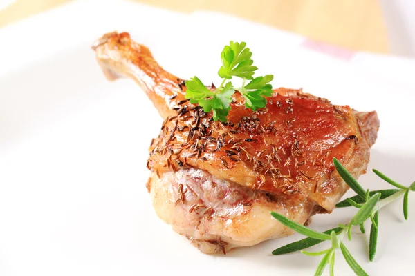 Roast duck leg — Stockfoto