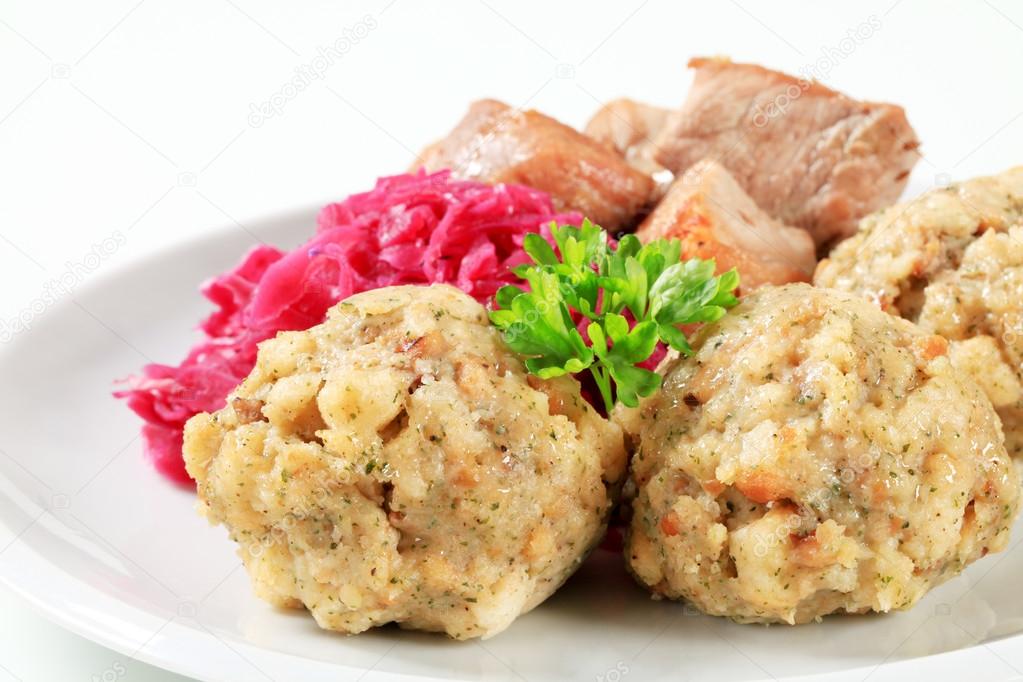 Roast pork with Tyrolean dumplings and red cabbage