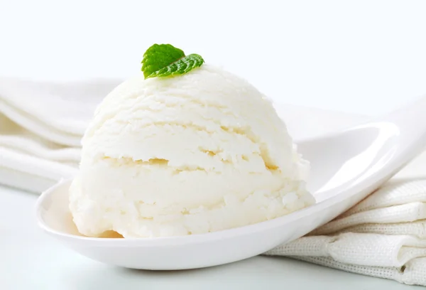 Yogurt ice cream — Stock Photo, Image