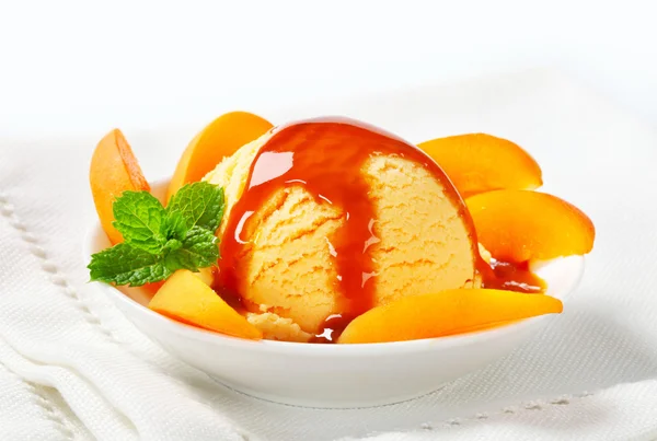 Eisdessert — Stockfoto