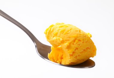 Sarı dondurma kaşık