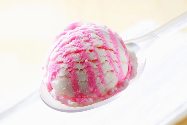 Cherry ice cream on spoon — Stock fotografie