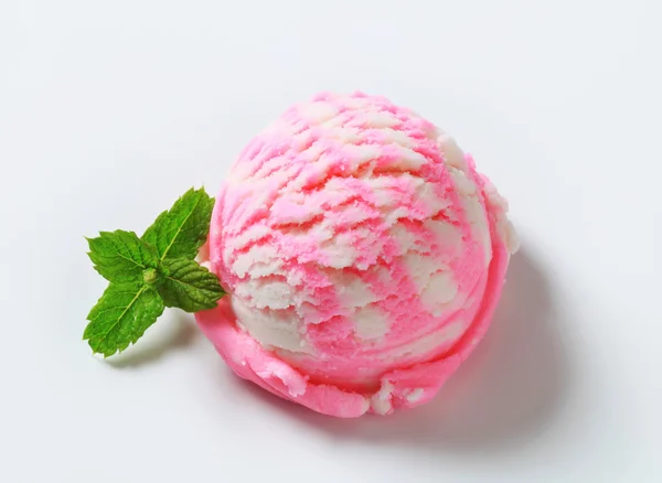 Frozen fruit yogurt ice cream — Stock Photo, Image