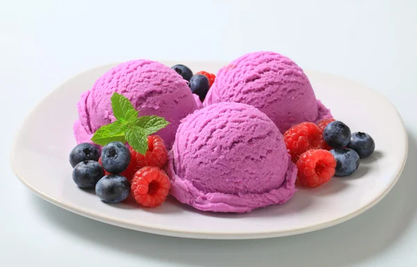 Berry fruit ice cream — Stock Photo, Image