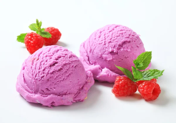 Crème glacée aux fruits baies — Photo