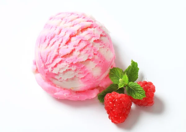 Es krim raspberry — Stok Foto