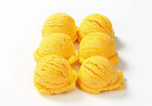 Scoops of yellow ice cream — Stock Photo, Image