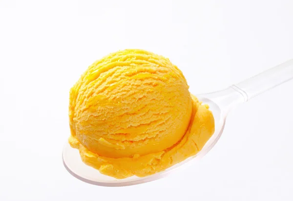 黄色的冰淇淋 — 图库照片