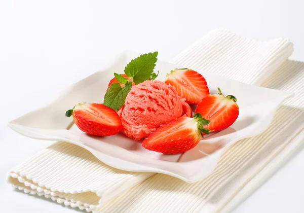 Aardbei sorbet — Stockfoto