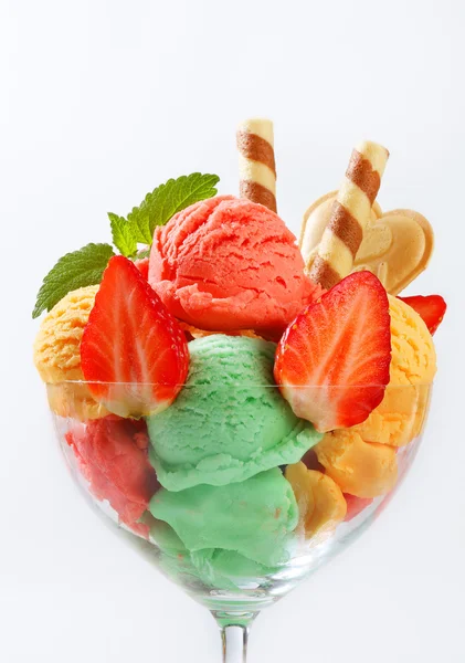 Ice cream sundae — Stock Photo, Image