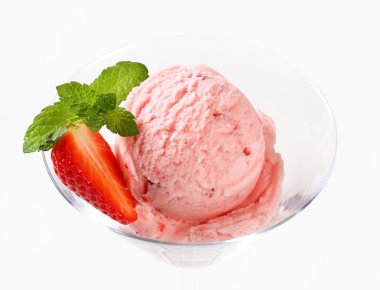 Strawberry ice cream  in stemmed glass