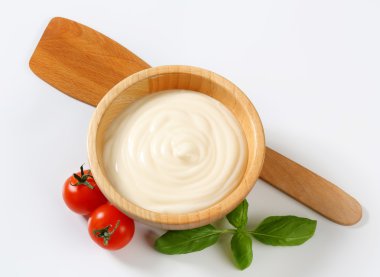 ahşap kase krem sos