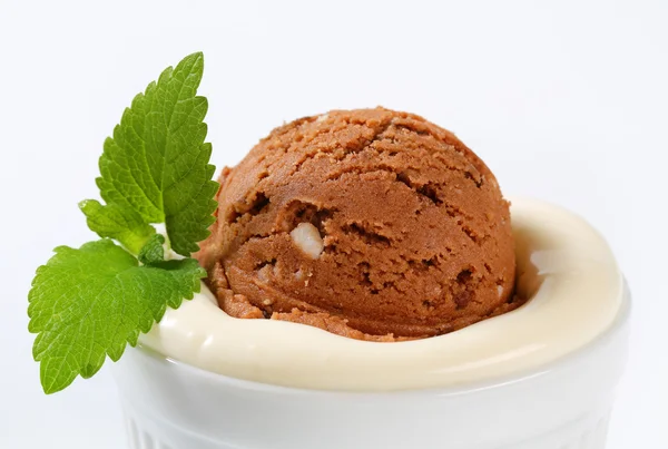Crème glacée et pudding — Photo