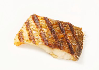 ızgara sazan balığı filetosu