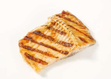 ızgara sazan balığı filetosu