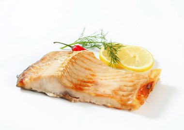 fırın kavrulmuş sazan balığı filetosu