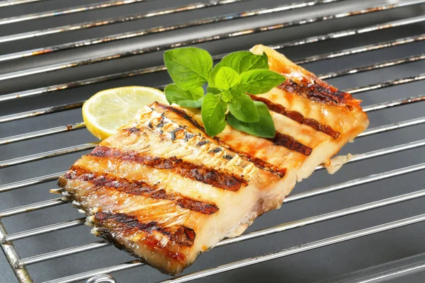 Gegrilde karper filet — Stockfoto