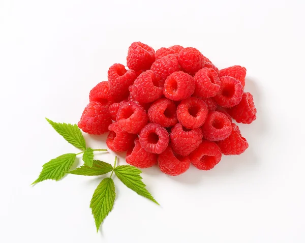 Fresh raspberries — Stock Photo, Image